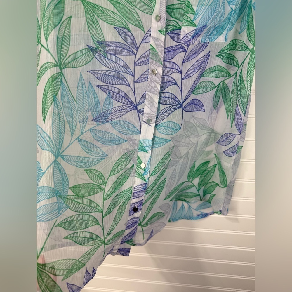 Liz Claiborne women’s white, green, blue sheer leaf print sleeveless tank Size M - Picture 4 of 6